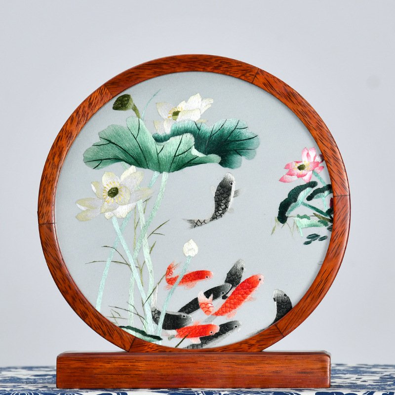 Flower and bird embroidery setting table